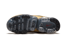 Load image into Gallery viewer, Air Vapormax '97 METALLIC GOLD/VARSITY RED
