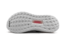 Load image into Gallery viewer, Wmns UltraBoost 19 G26129